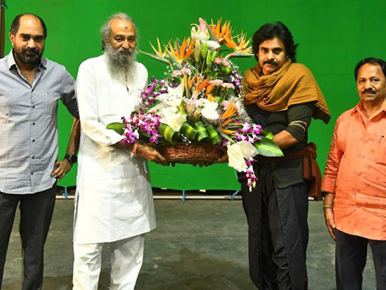 Grand Welcome For Padma Sree Thota Tharani On HHVM Sets